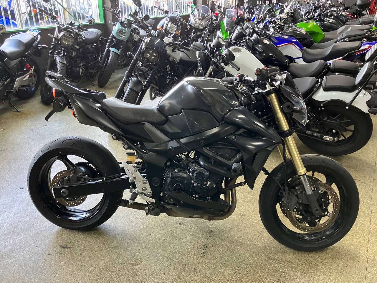 Suzuki GSR750 2013