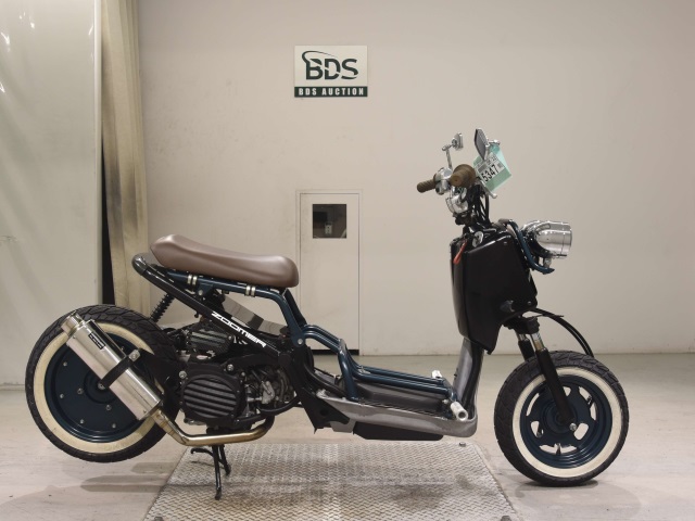 Honda ZOOMER 2011