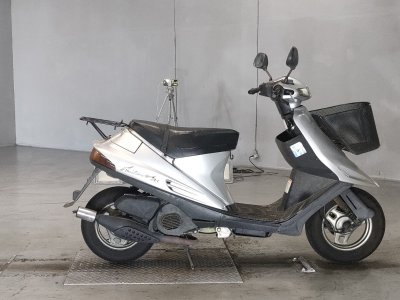 Suzuki ADDRESS V100