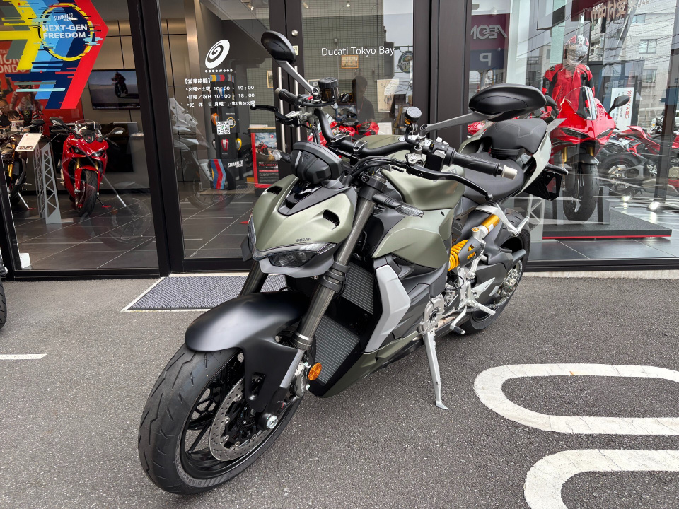 Ducati STREETFIGHTER V2 2025