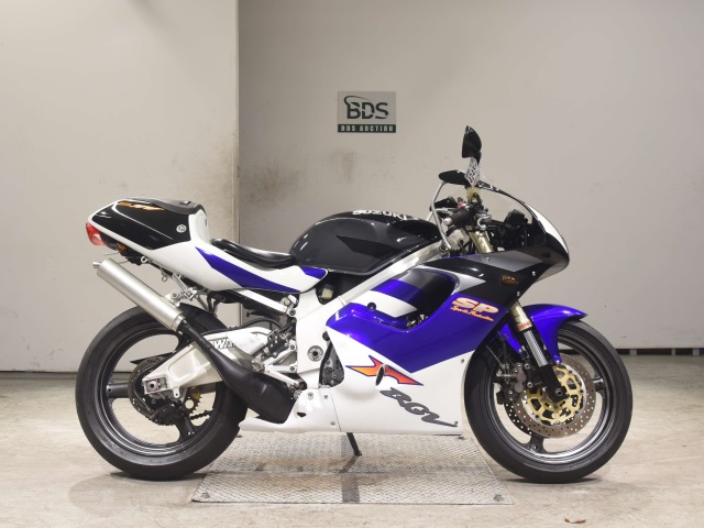 Suzuki RGV250 1996