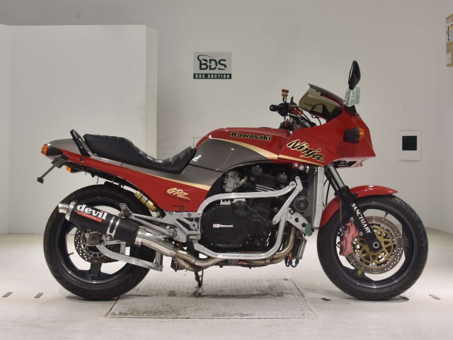 Kawasaki GPZ900R 2000