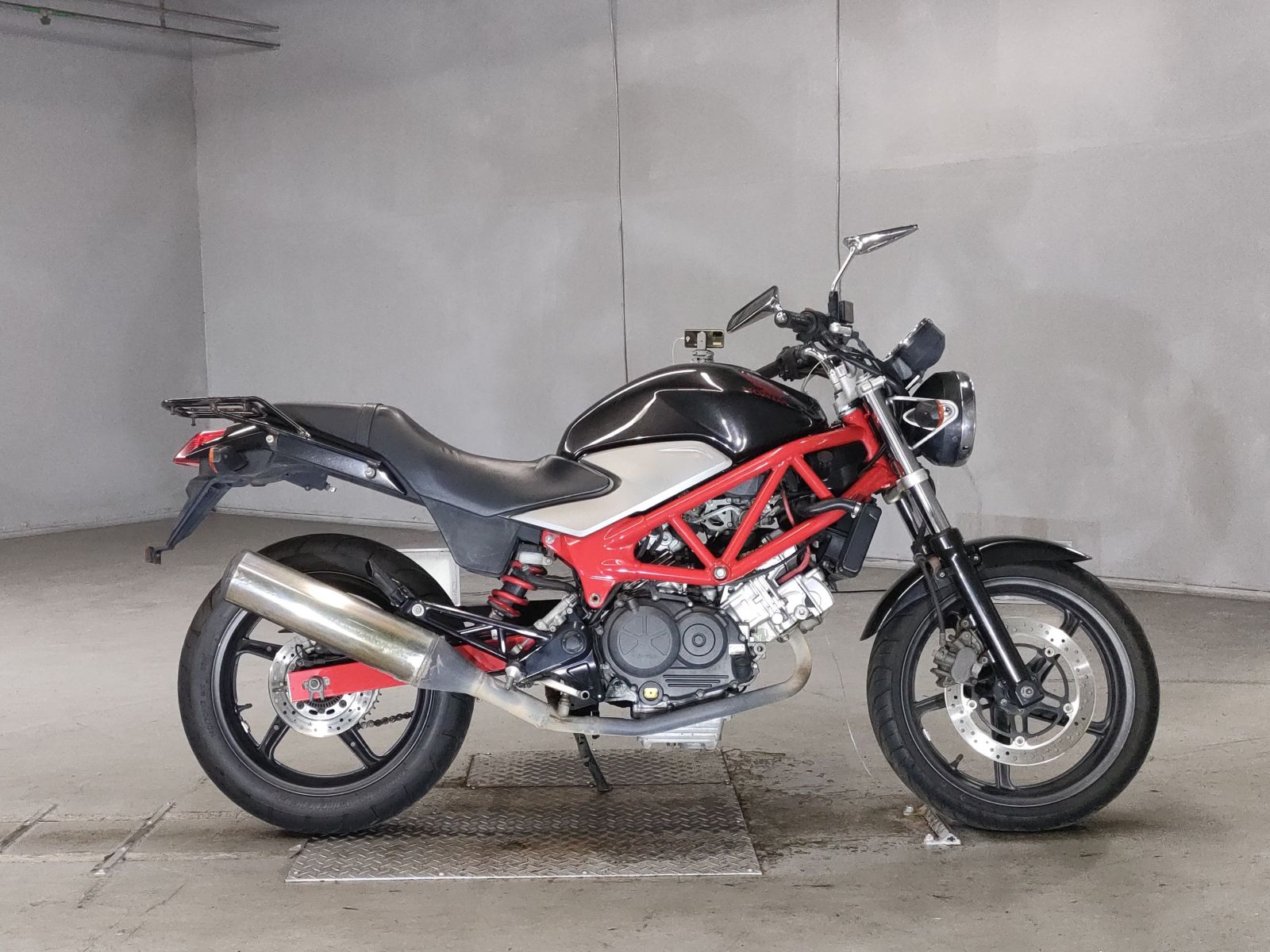 Honda VTR250 2011
