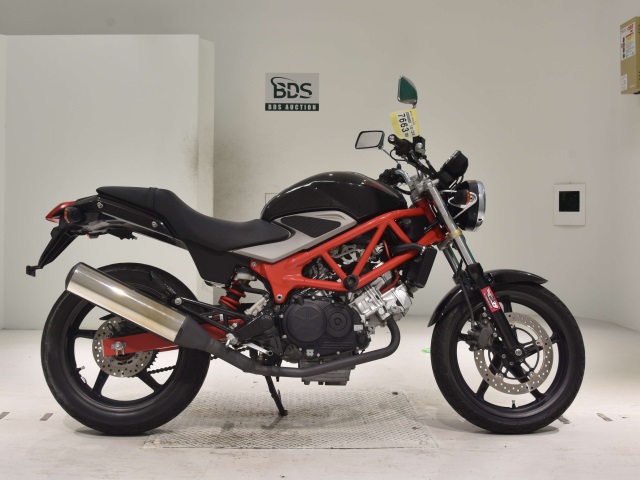 Honda VTR250 2011