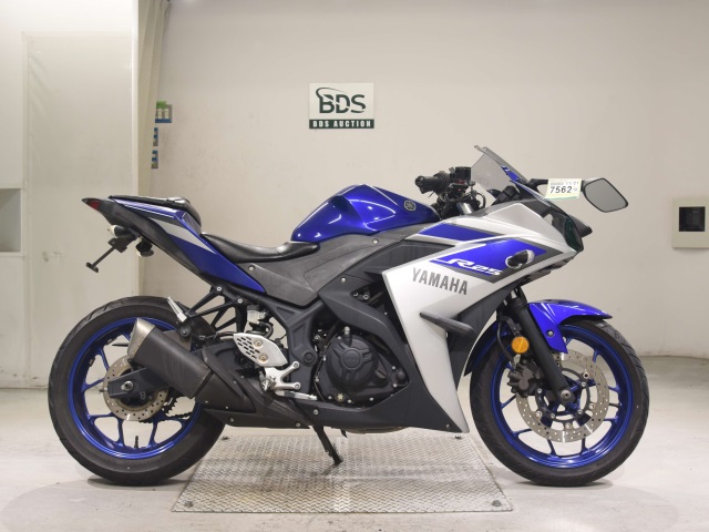Yamaha YZF-R25 2015