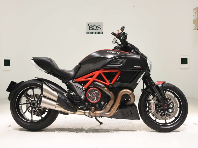 Ducati DIAVEL CARBON 2014