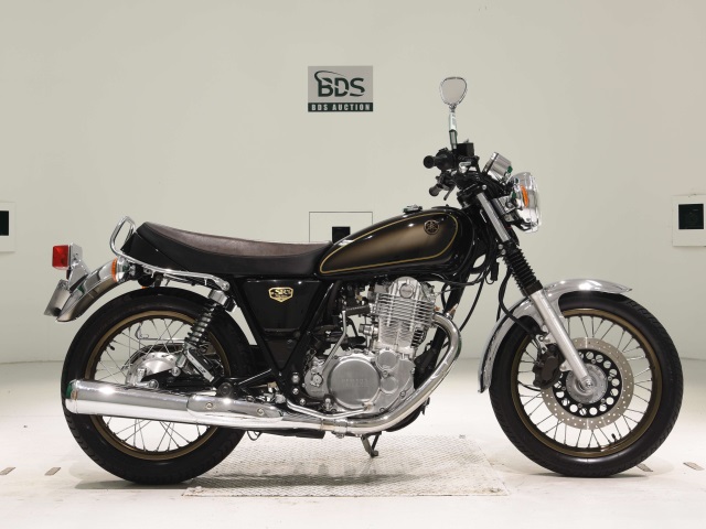 Yamaha SR400 2022