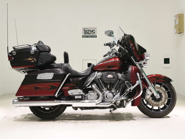 HD FLHTCUSE1800 CVO 2011