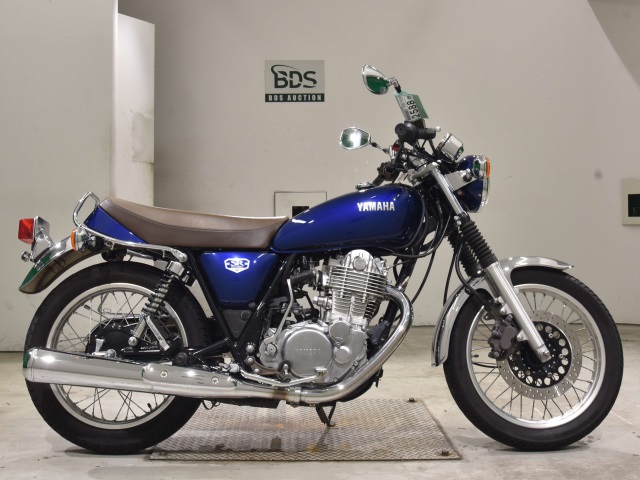 Yamaha SR400 2021