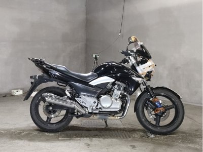 Suzuki GSR250