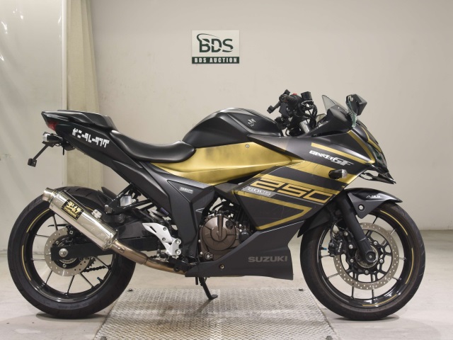 Suzuki GIXXER250SF