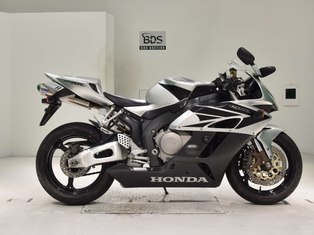 Honda CBR1000RR 2004