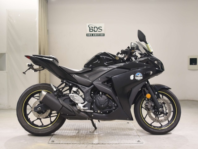 Yamaha YZF-R25 2015