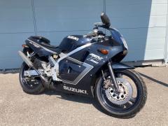 Suzuki RGV250