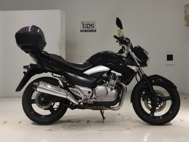 Suzuki GSR250