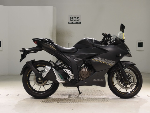 Suzuki GIXXER250SF