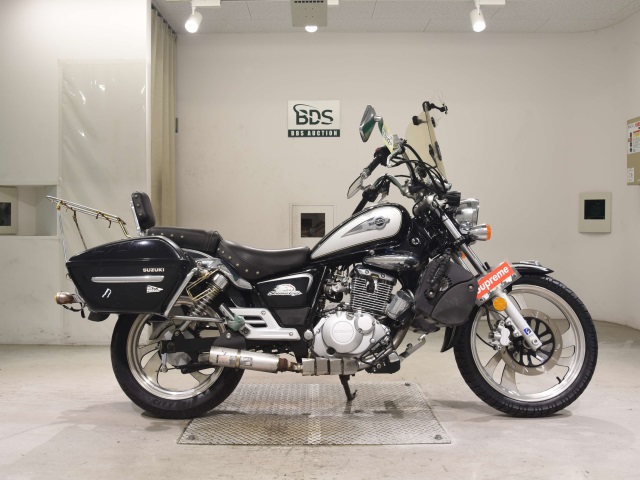 Suzuki GZ150 2011