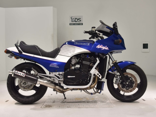 Kawasaki GPZ900R 1997