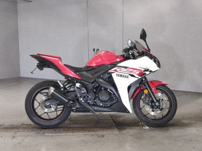 Yamaha YZF-R25 2015