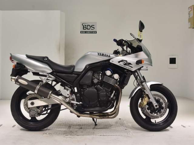 Yamaha FZ400 1998