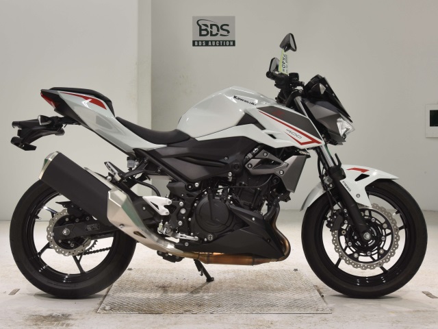 Kawasaki Z400 2022