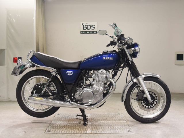 Yamaha SR400 2021