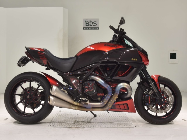 Ducati DIAVEL 2013