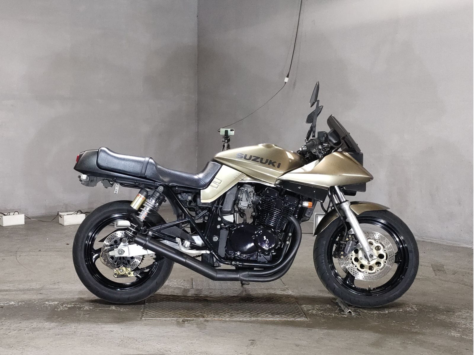 Suzuki GSX400S KATANA 1992