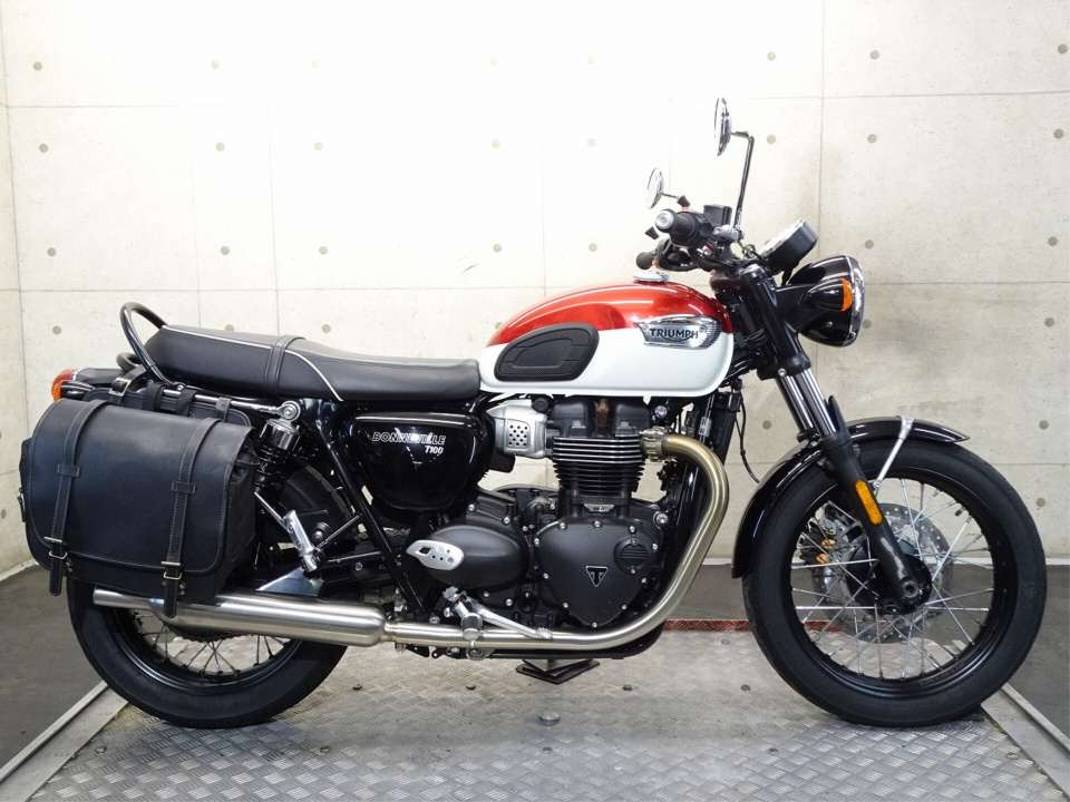 Triumph BONNEVILLE T100 2021