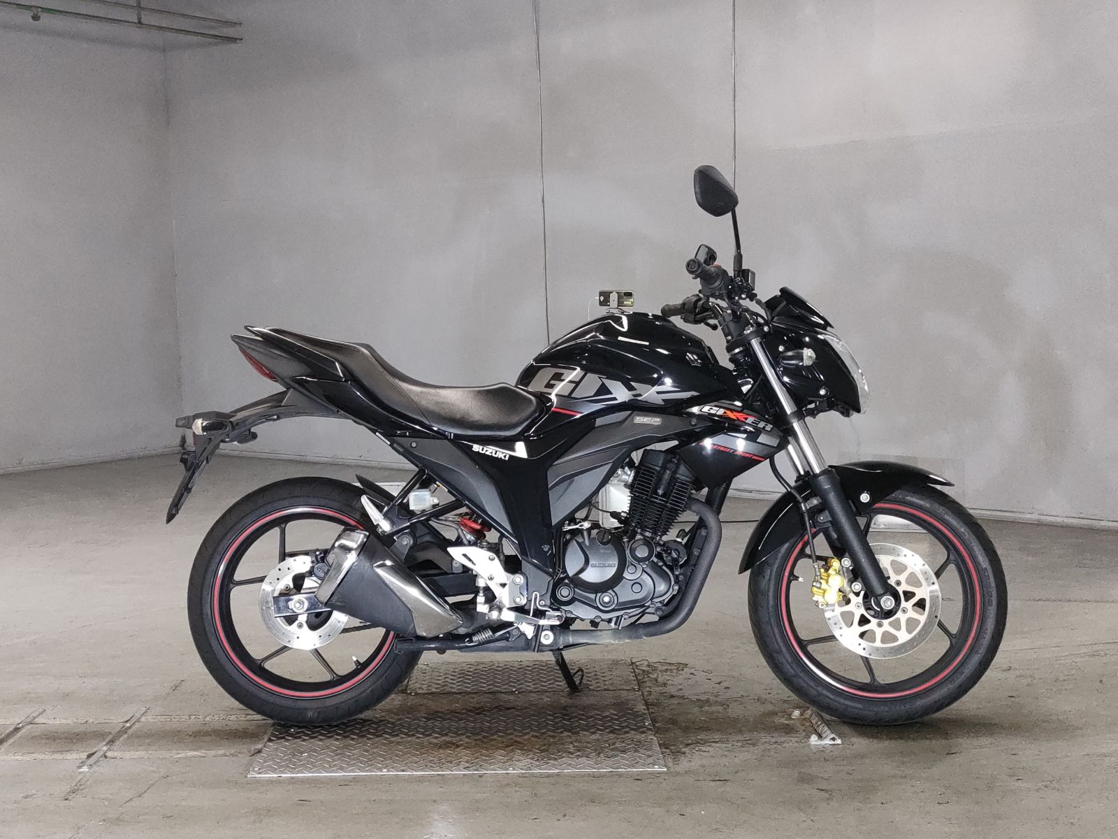 Suzuki GIXXER150