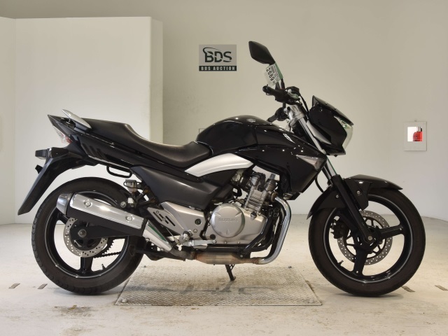 Suzuki GSR250
