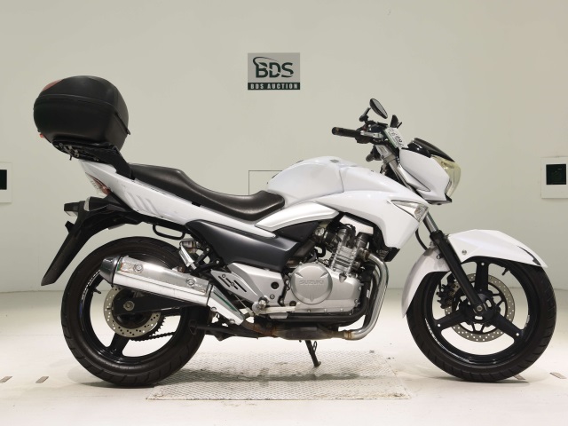 Suzuki GSR250