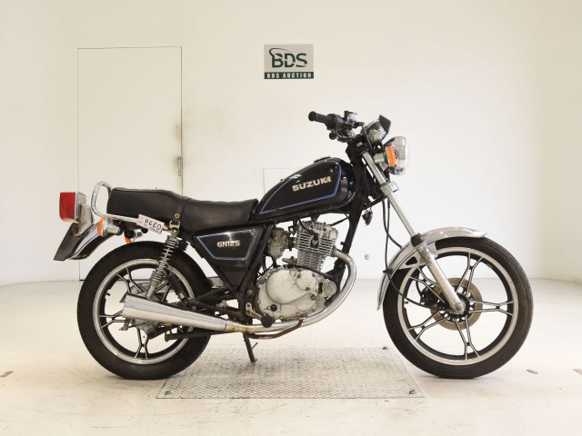 Suzuki GN125
