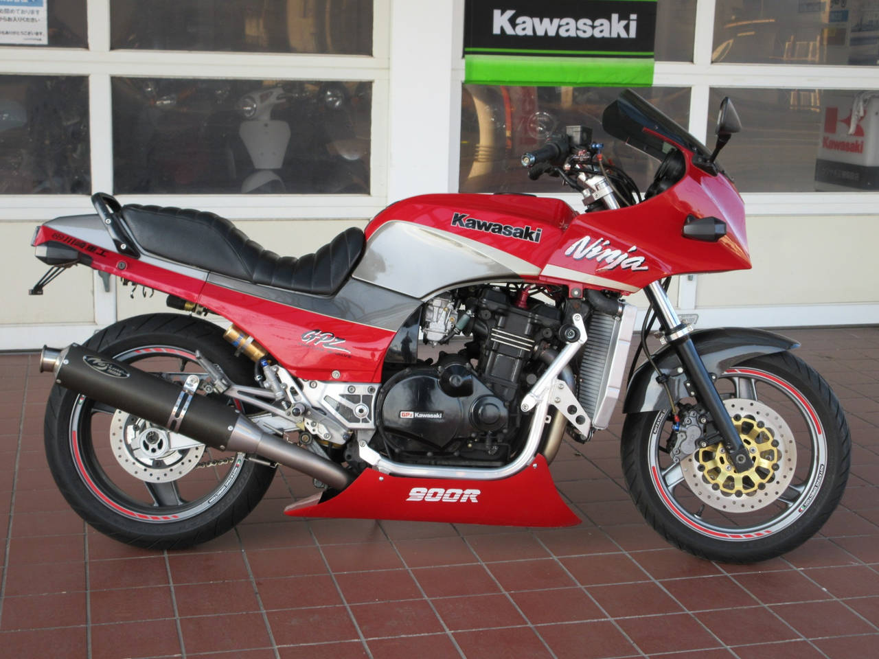 Kawasaki GPZ900R 1998