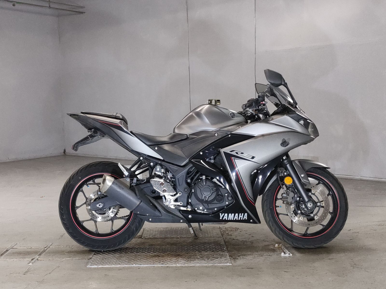Yamaha YZF-R3 2016