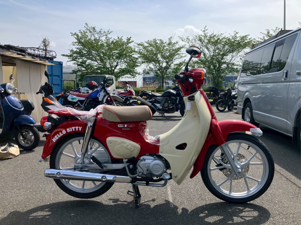 Honda SUPER CUB 110 HELLO KITTY