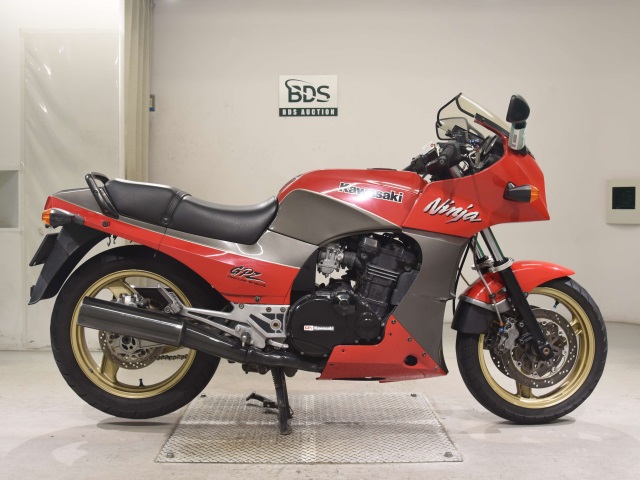 Kawasaki GPZ900R 1992