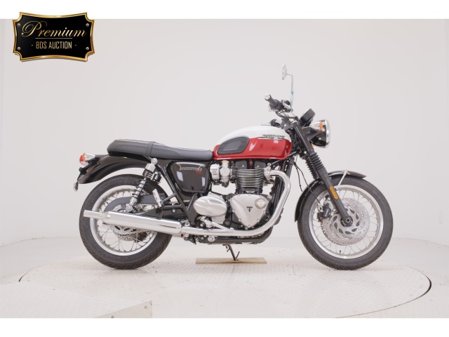 Triumph BONNEVILLE T120 2025