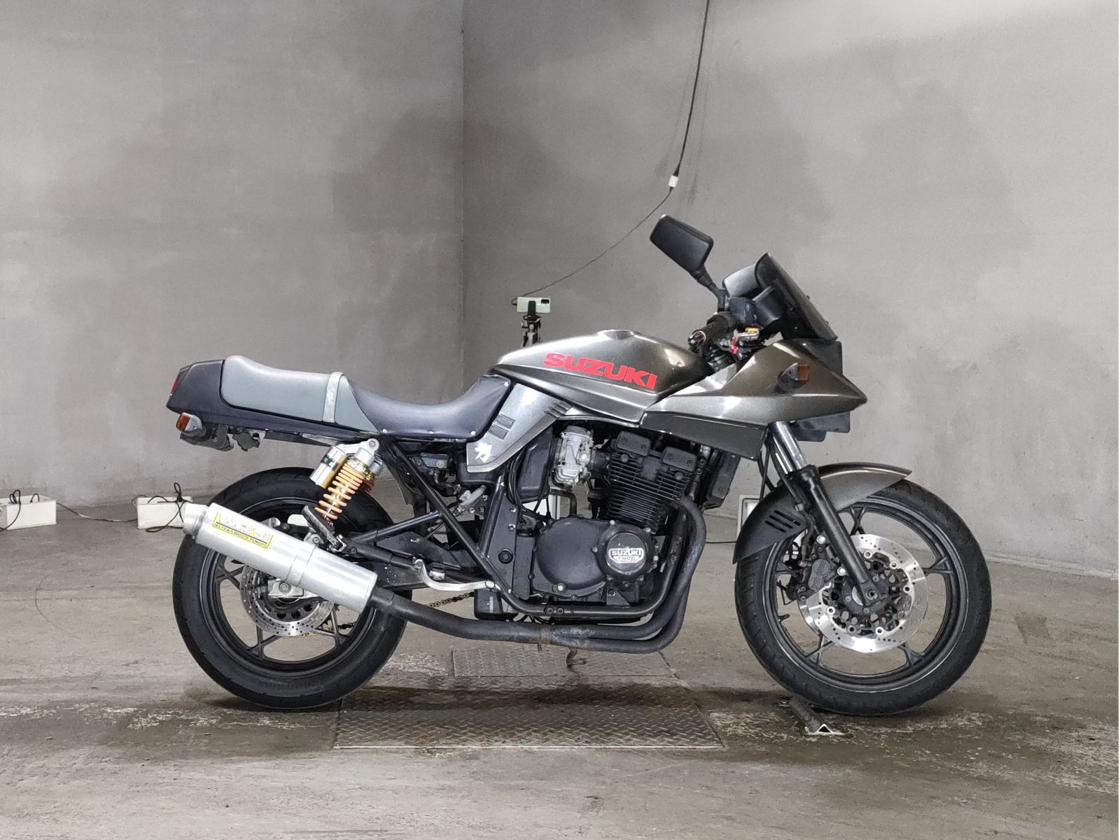 Suzuki GSX400S KATANA 1992