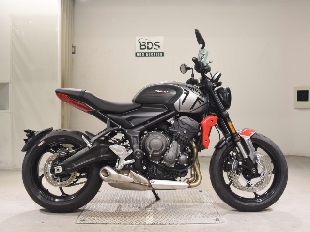 Triumph TRIDENT660 2024