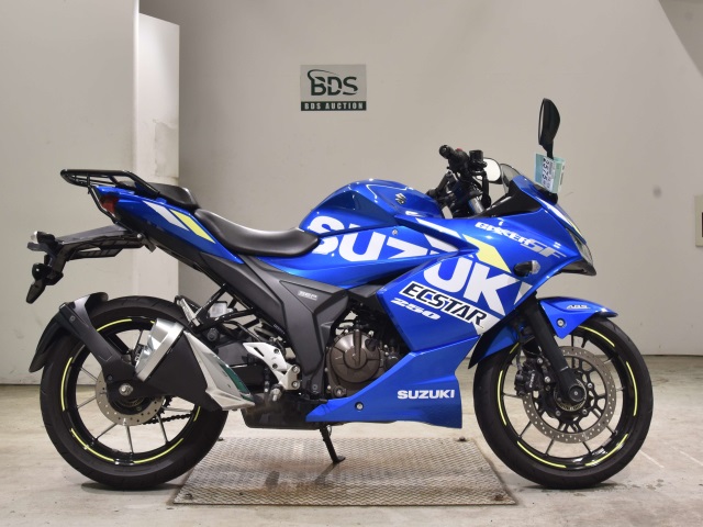 Suzuki GIXXER250SF