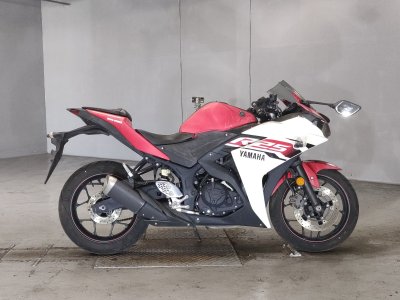 Yamaha YZF-R25 2015