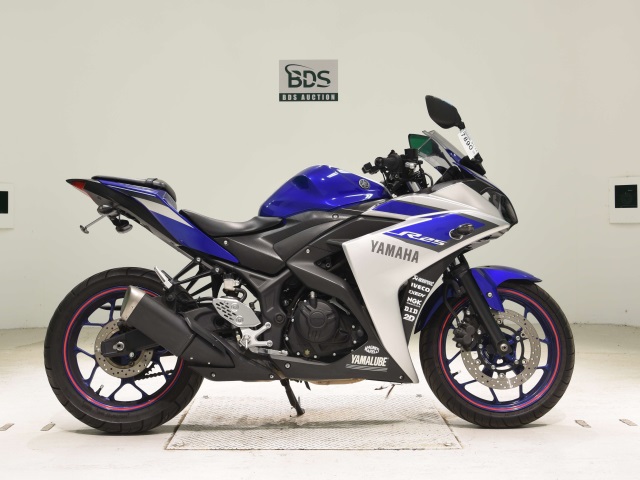 Yamaha YZF-R25 2015