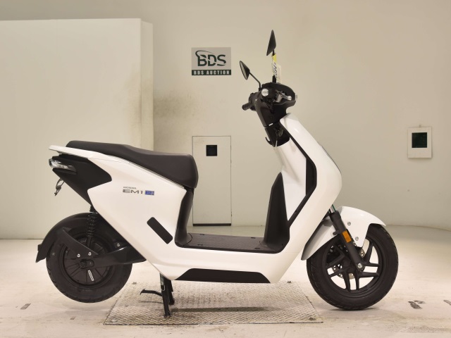 Honda EM1E: 2023