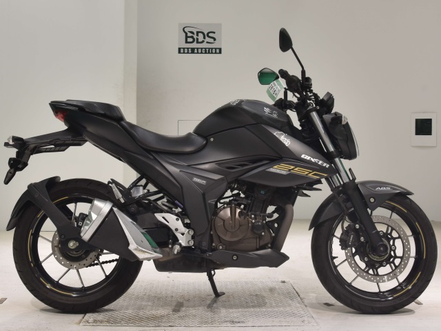 Suzuki GIXXER250