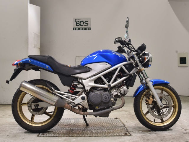 Honda VTR250 2011