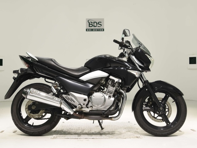 Suzuki GSR250