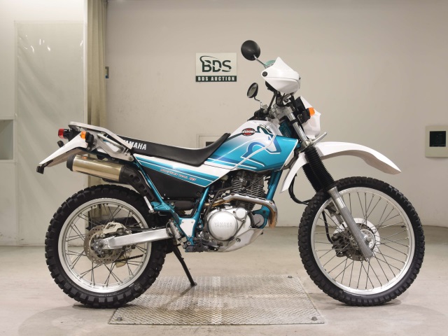 Yamaha SEROW XT225