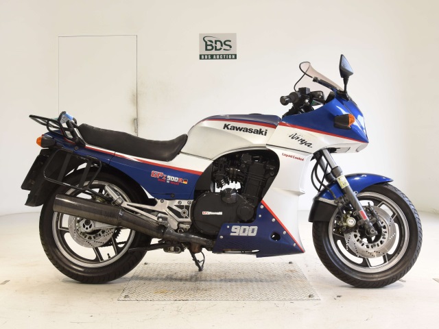 Kawasaki GPZ900R