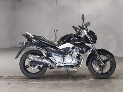 Suzuki GSR250